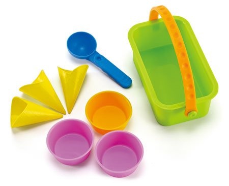 Beach toys for toddlers: sand ice-cream set