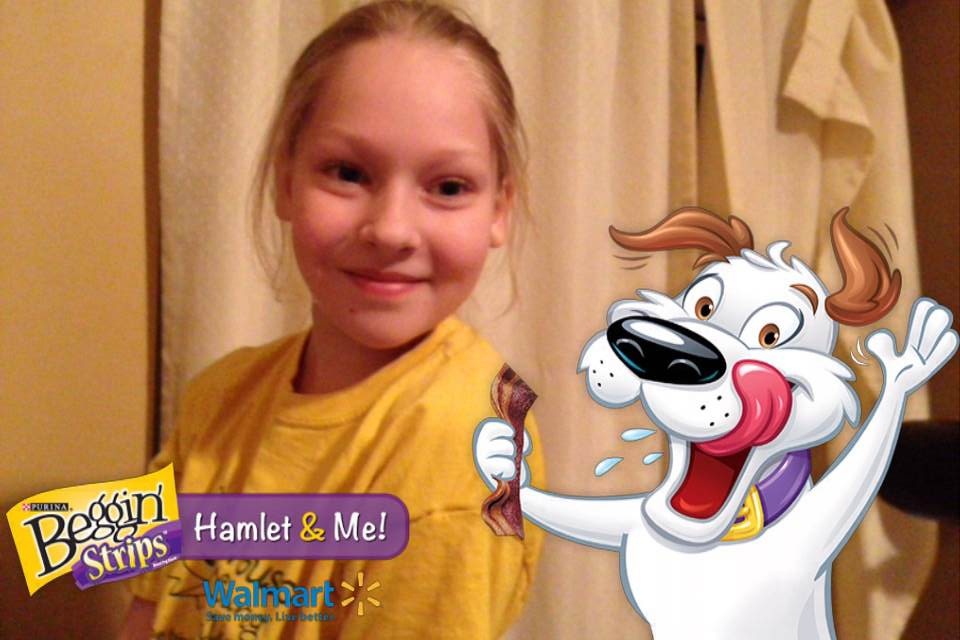 Girl playing with Hamlet on the Blippar App