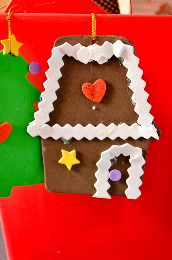 Nothing gets your child into the spirit of making Christmas crafts for kids quite like the first snowfall of the season. My daughter made this Christmas Crafts for Kids on our first snowfall: a Foam Gingerbread Ornaments