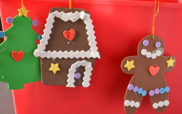 Nothing gets your child into the spirit of making Christmas crafts for kids quite like the first snowfall of the season. My daughter made this Christmas Crafts for Kids on our first snowfall: a Foam Gingerbread Ornaments