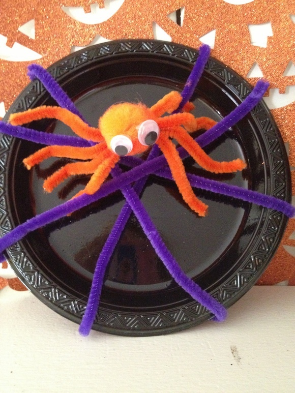 Halloween Crafts for Kids: Creepy Pipe Cleaner Spider