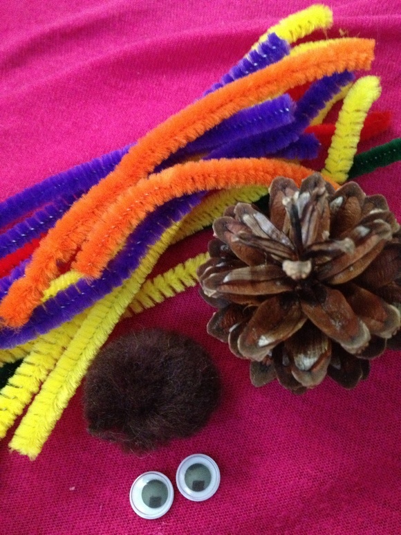 Thanksgiving Craft for Kids: Pine Cone Turkey Craft
