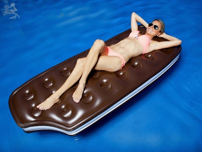 Summer Pool Party Ideas: Ice Cream Sandwich Pool Float