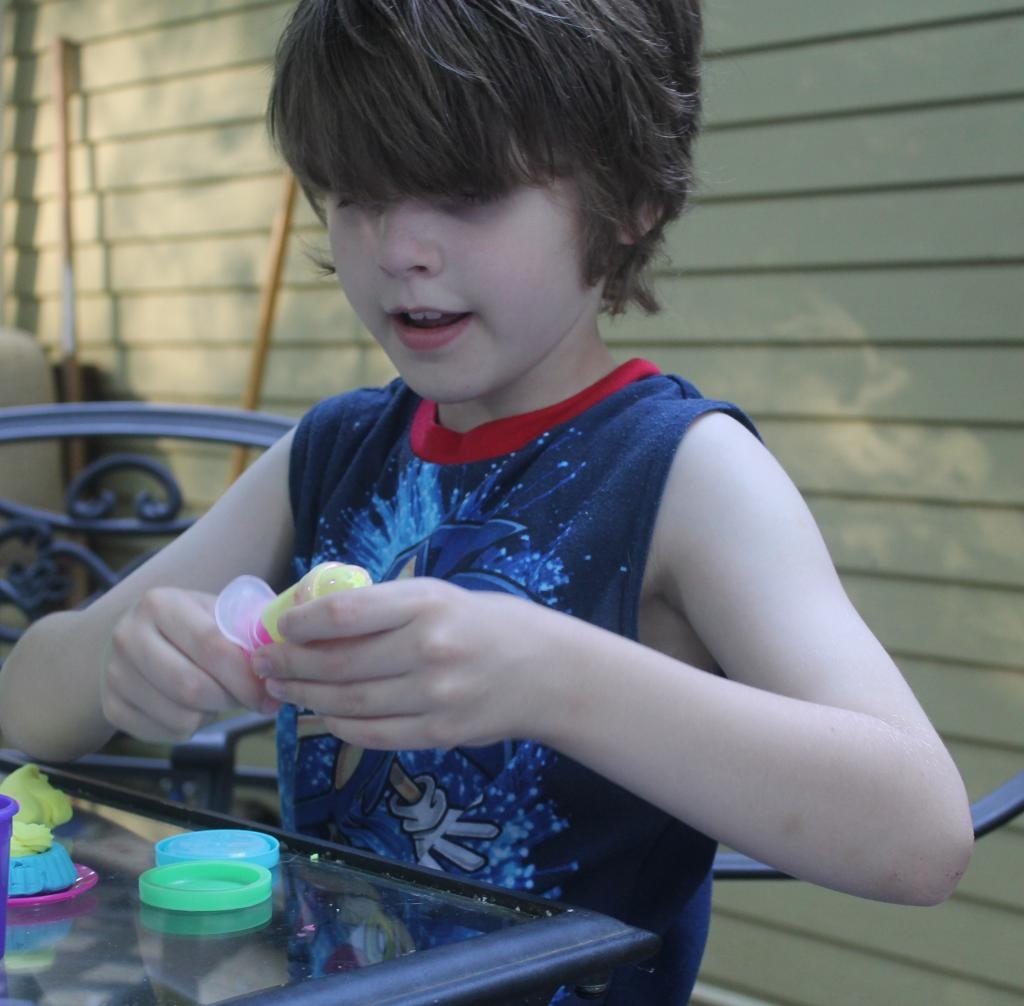 Play-Doh Double Desserts Sweet Shoppe Review | Getting the Icing Ready!