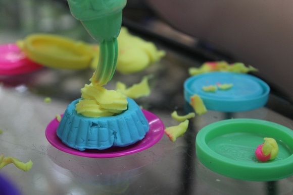 Play-Doh Double Desserts Sweet Shoppe Review | Piping on the Icing