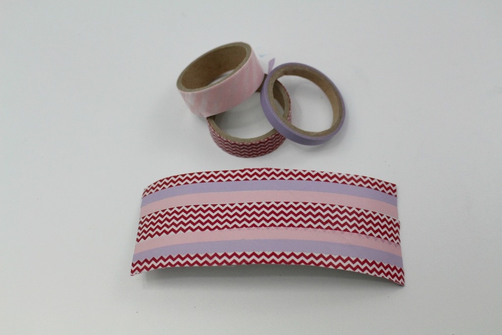  DIY Valentine's Day cuff bracelet, first start taping!