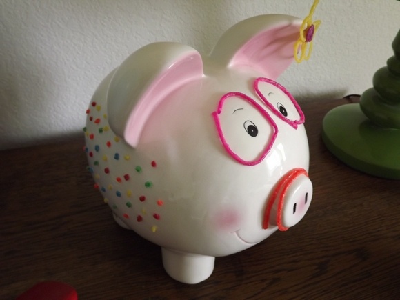 Wikki Stix Designer Piggy Bank Review | Create your own adorable piggy bank for kids!
