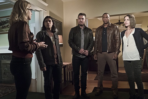  Arrow Season 4 Episode 8- Legends of Yesterday Recap & Highlights from the Flash Crossover Event