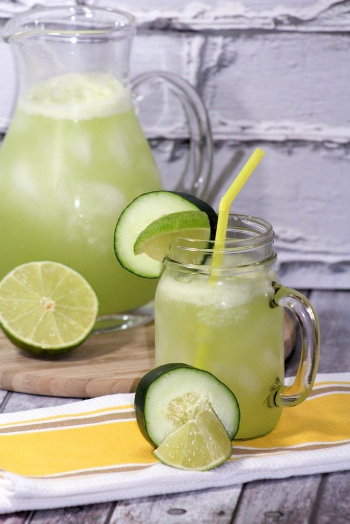 This Cucumber Lime water drink recipe is perfect for 4th of July or all those picnics during the summer!