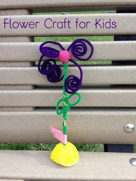 Easy pipe cleaner flower craft for kids